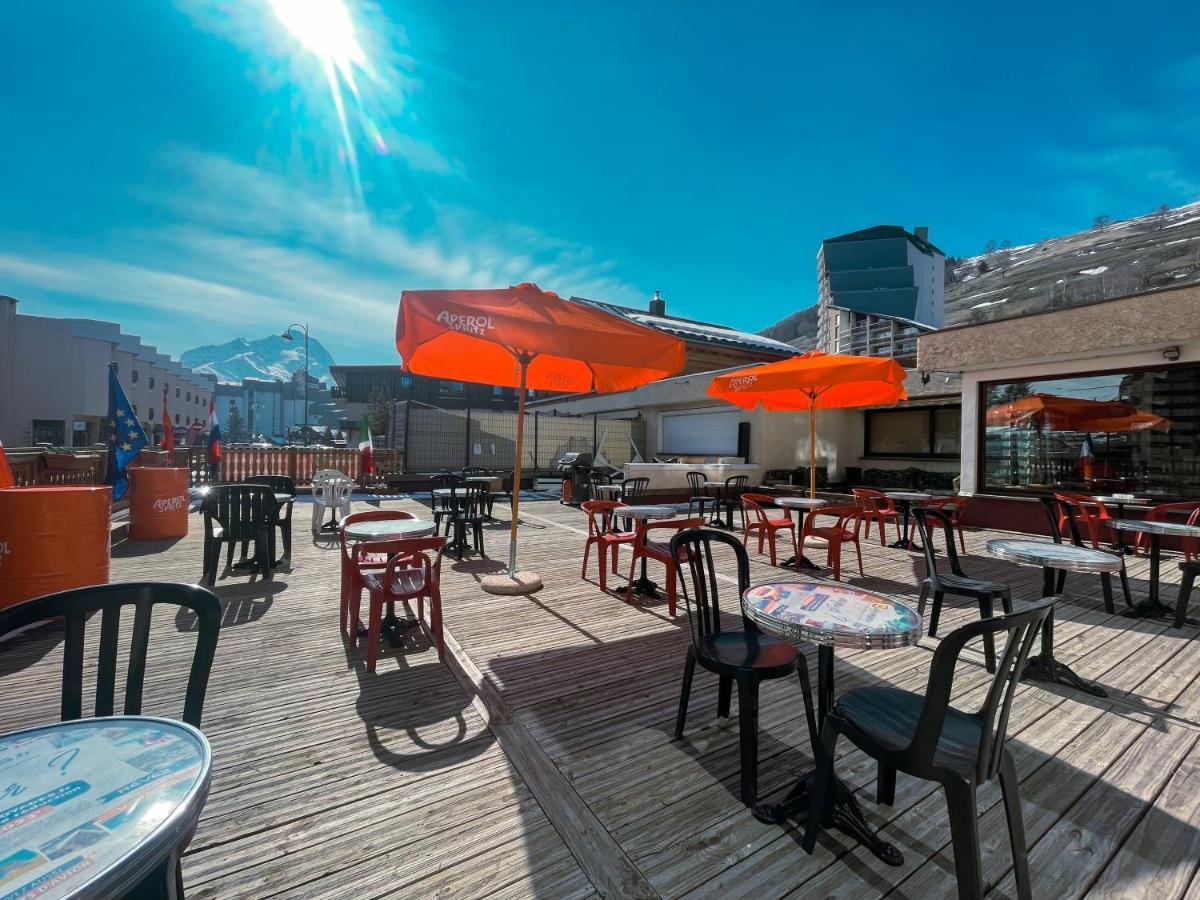 Atmosphere Hotel Лес дьо Алпс Екстериор снимка