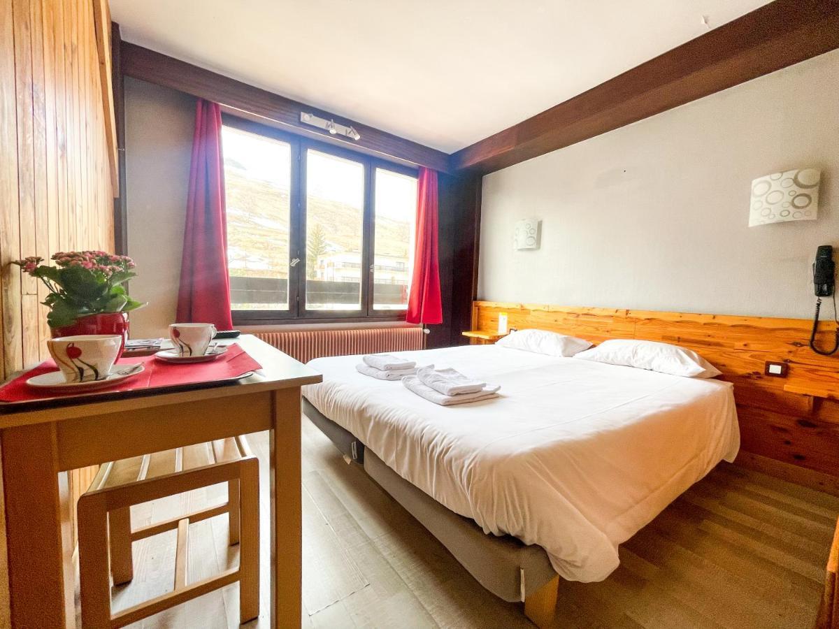 Atmosphere Hotel Лес дьо Алпс Екстериор снимка