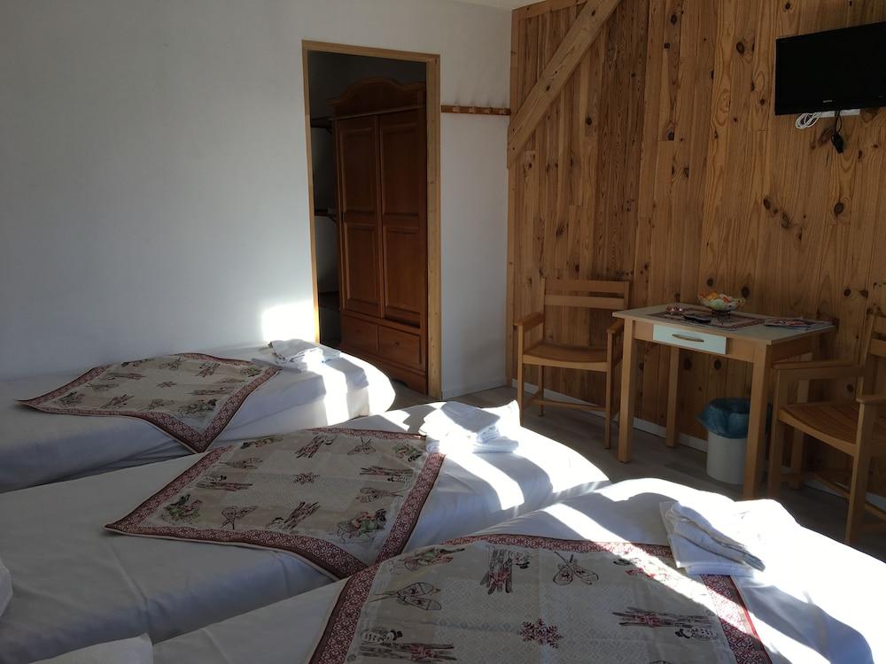 Atmosphere Hotel Лес дьо Алпс Екстериор снимка