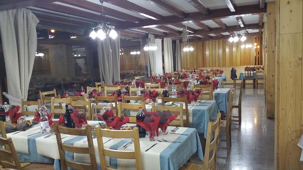 Atmosphere Hotel Лес дьо Алпс Екстериор снимка