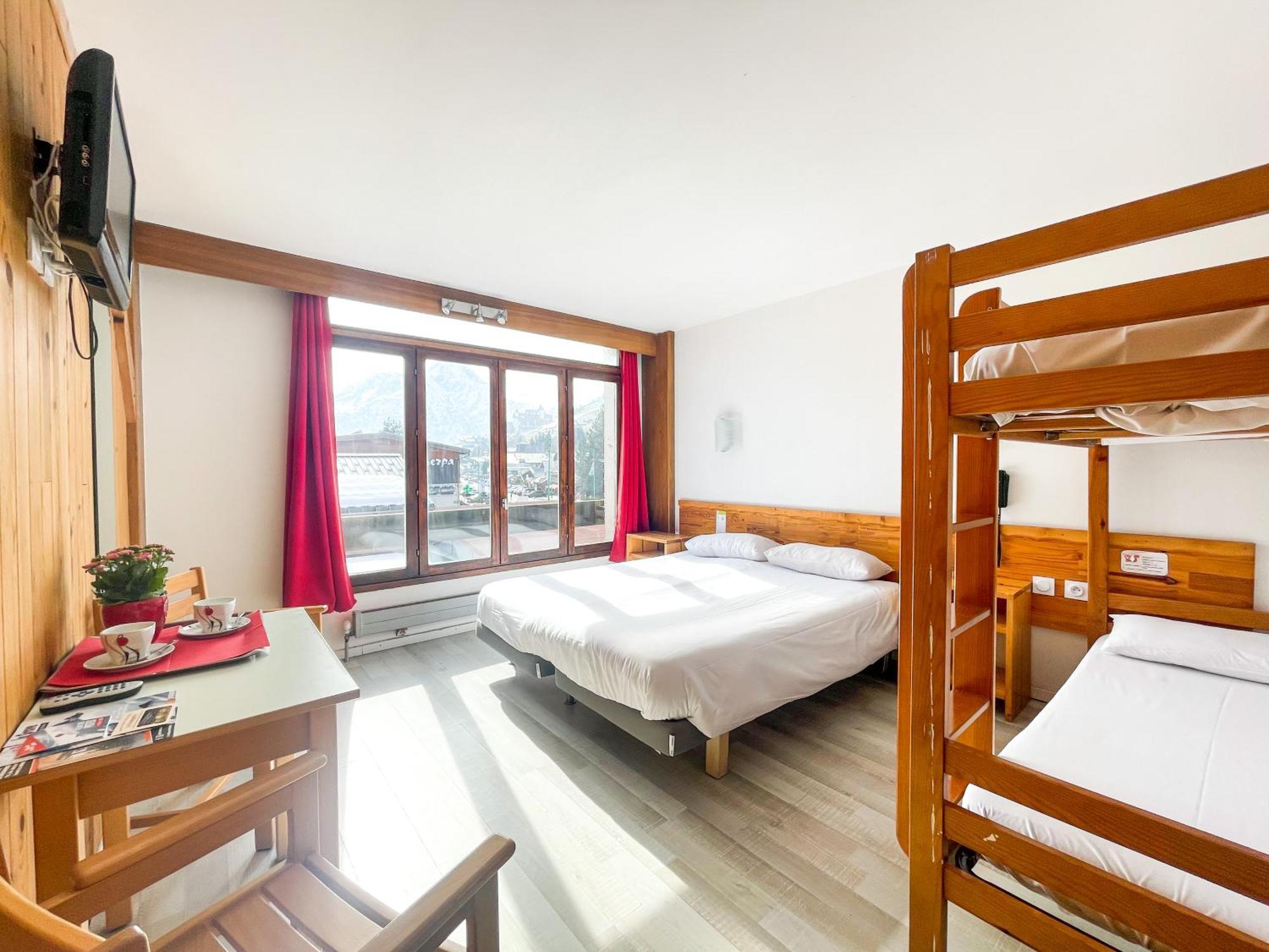 Atmosphere Hotel Лес дьо Алпс Екстериор снимка