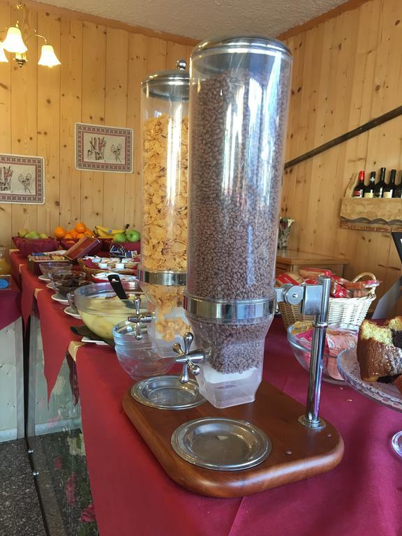 Atmosphere Hotel Лес дьо Алпс Екстериор снимка