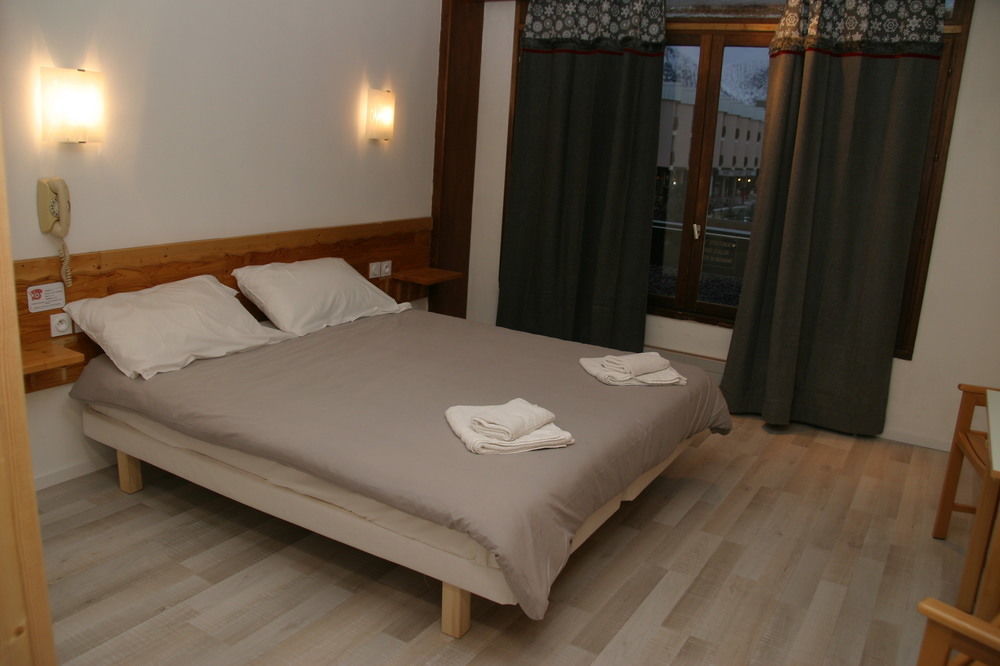 Atmosphere Hotel Лес дьо Алпс Екстериор снимка