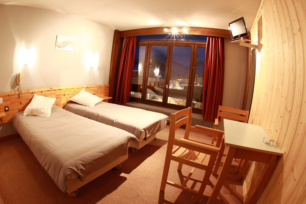 Atmosphere Hotel Лес дьо Алпс Екстериор снимка